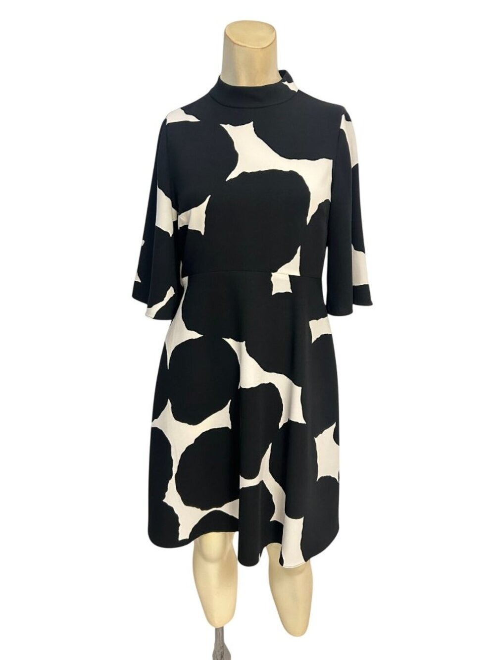 Kate Spade New York Black White Large Dot Crepe Dress Size 0